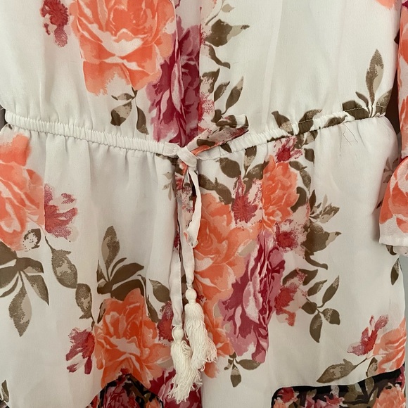 Floral Long-Sleeved Romper - Picture 4 of 5